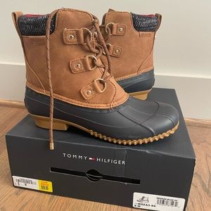 Tommy Hilfiger boots size 8